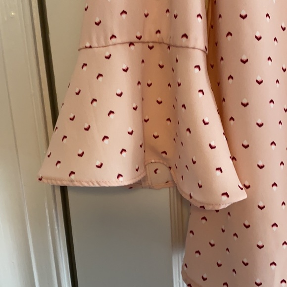 Old Navy sz small pink 3/4 bell sleeve top with button keyhole detail in back - Picture 2 of 9